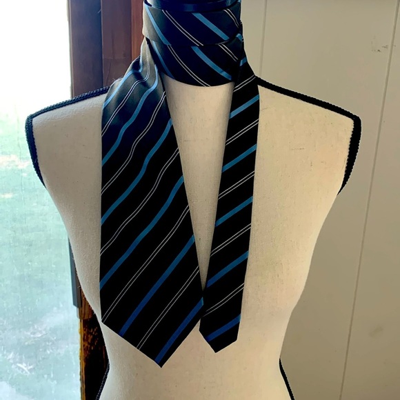 Banana Republic Factory Made in Turkey 100% Silk Tie EUC 58" Long - Picture 1 of 8
